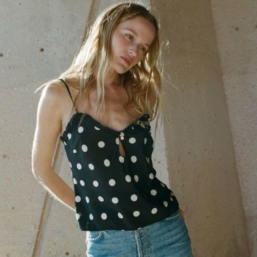 Doen Louise tank in solstice sky